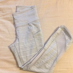 Like New Athleta Crop Leggings w/ Pockets